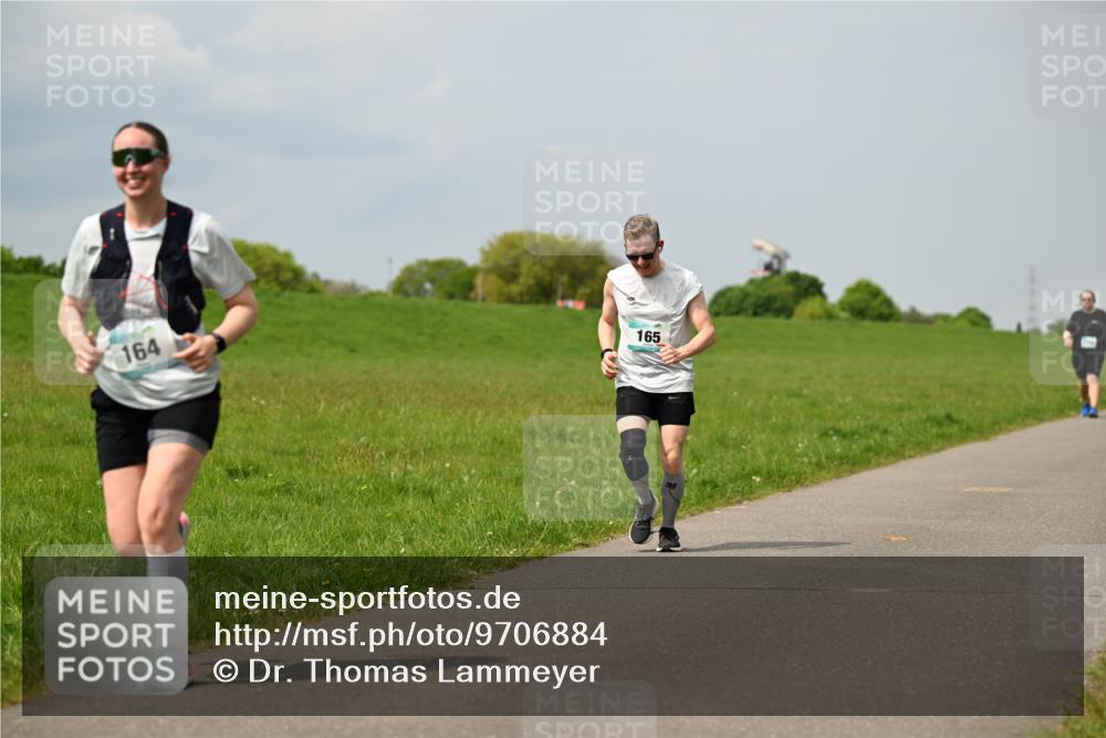 10.05.2026 - 8. Wedeler Halbmarathon Dr. Thomas Lammeyer http://msf.ph/oto/9706884 10.05.2026 11:58:26 Laufen 164, 165 meine-sportfotos.de