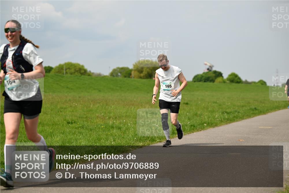 10.05.2026 - 8. Wedeler Halbmarathon Dr. Thomas Lammeyer http://msf.ph/oto/9706889 10.05.2026 11:58:27 Laufen 164, 165 meine-sportfotos.de