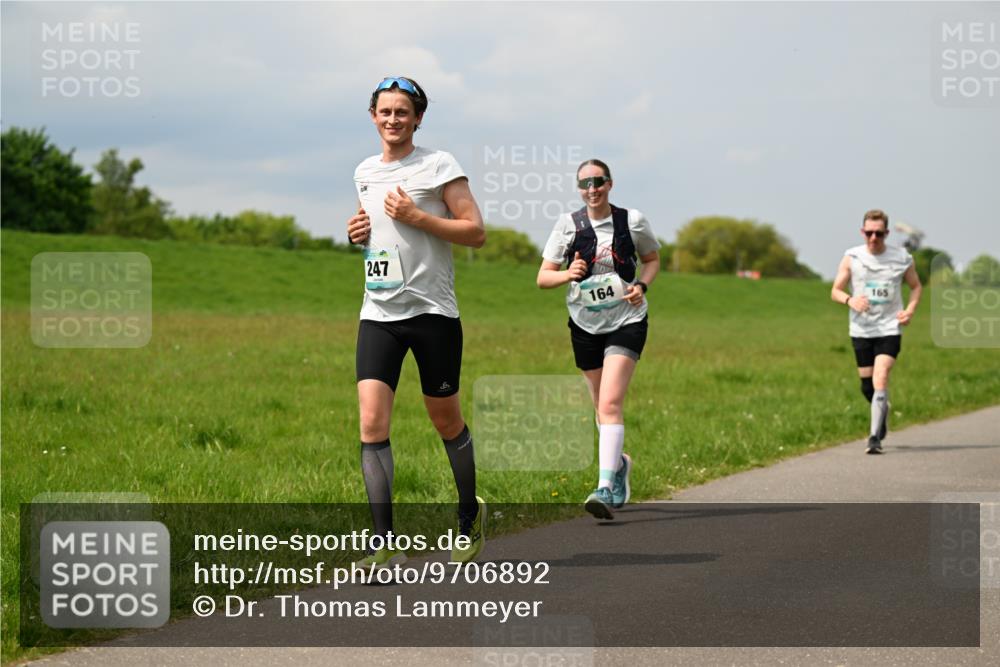 10.05.2026 - 8. Wedeler Halbmarathon Dr. Thomas Lammeyer http://msf.ph/oto/9706892 10.05.2026 11:58:25 Laufen 247, 164, 165 meine-sportfotos.de