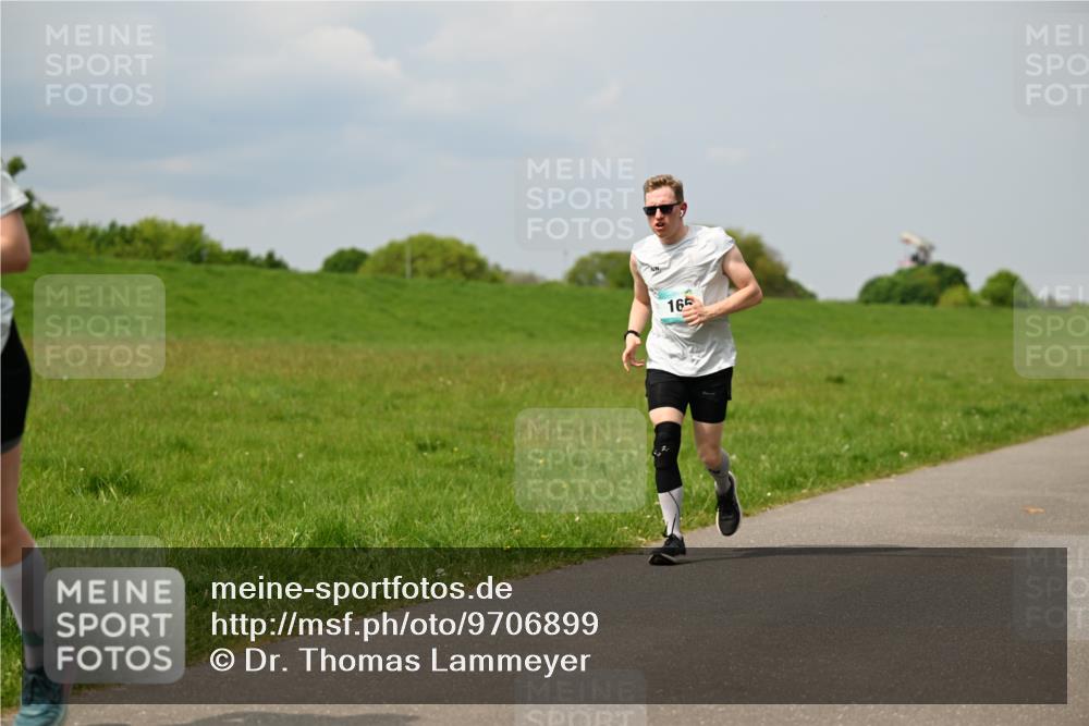 10.05.2026 - 8. Wedeler Halbmarathon Dr. Thomas Lammeyer http://msf.ph/oto/9706899 10.05.2026 11:58:27 Laufen 165 meine-sportfotos.de