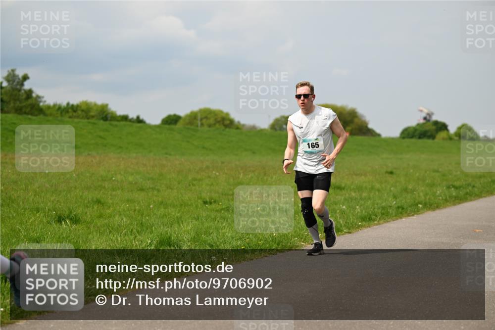 10.05.2026 - 8. Wedeler Halbmarathon Dr. Thomas Lammeyer http://msf.ph/oto/9706902 10.05.2026 11:58:27 Laufen 165 meine-sportfotos.de
