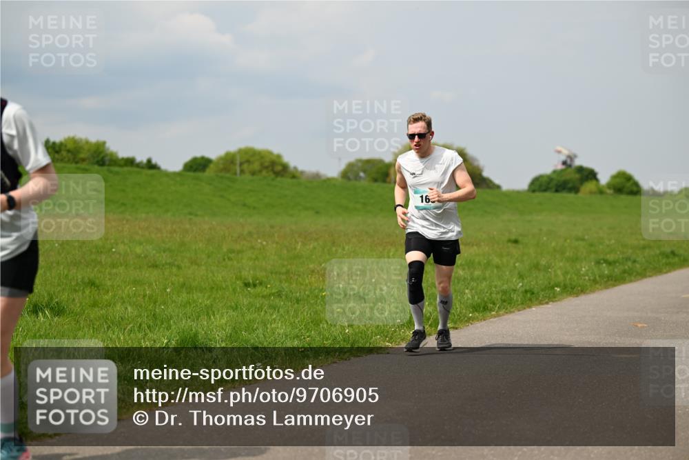 10.05.2026 - 8. Wedeler Halbmarathon Dr. Thomas Lammeyer http://msf.ph/oto/9706905 10.05.2026 11:58:27 Laufen  meine-sportfotos.de