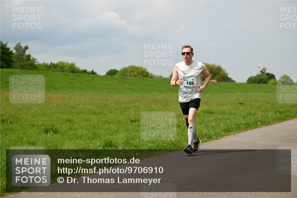 10.05.2026 - 8. Wedeler Halbmarathon Dr. Thomas Lammeyer http://msf.ph/oto/9706910 10.05.2026 11:58:27 Laufen 165 meine-sportfotos.de
