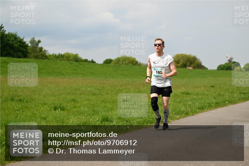 10.05.2026 - 8. Wedeler Halbmarathon Dr. Thomas Lammeyer http://msf.ph/oto/9706912 10.05.2026 11:58:28 Laufen 165 meine-sportfotos.de