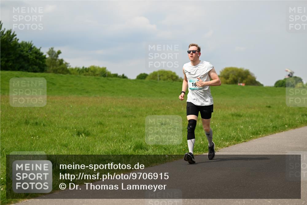 10.05.2026 - 8. Wedeler Halbmarathon Dr. Thomas Lammeyer http://msf.ph/oto/9706915 10.05.2026 11:58:28 Laufen  meine-sportfotos.de