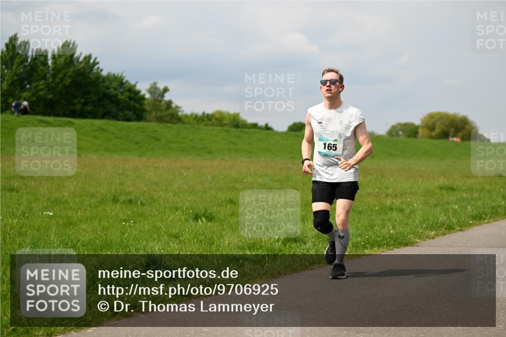10.05.2026 - 8. Wedeler Halbmarathon Dr. Thomas Lammeyer http://msf.ph/oto/9706925 10.05.2026 11:58:28 Laufen 165 meine-sportfotos.de