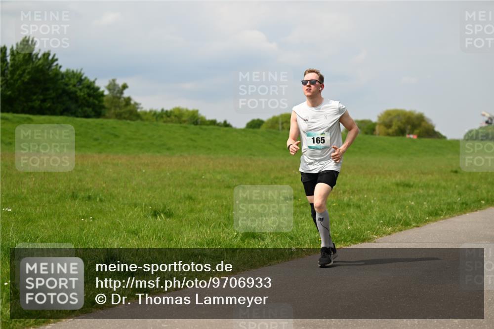 10.05.2026 - 8. Wedeler Halbmarathon Dr. Thomas Lammeyer http://msf.ph/oto/9706933 10.05.2026 11:58:28 Laufen 165 meine-sportfotos.de