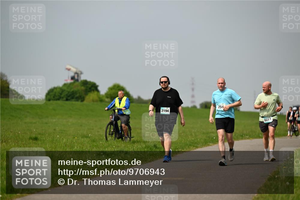 10.05.2026 - 8. Wedeler Halbmarathon Dr. Thomas Lammeyer http://msf.ph/oto/9706943 10.05.2026 11:58:35 Laufen 254, 2194, 2221 meine-sportfotos.de