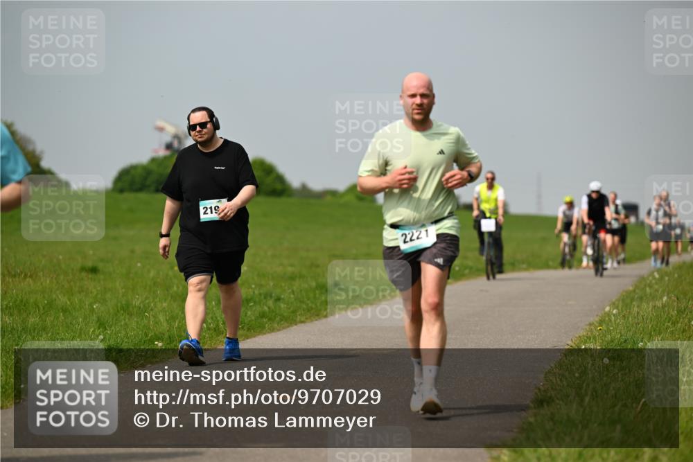 10.05.2026 - 8. Wedeler Halbmarathon Dr. Thomas Lammeyer http://msf.ph/oto/9707029 10.05.2026 11:58:41 Laufen 219, 2221 meine-sportfotos.de