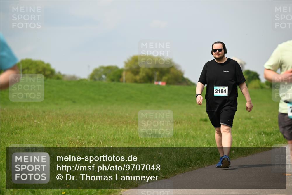 10.05.2026 - 8. Wedeler Halbmarathon Dr. Thomas Lammeyer http://msf.ph/oto/9707048 10.05.2026 11:58:42 Laufen 2194 meine-sportfotos.de
