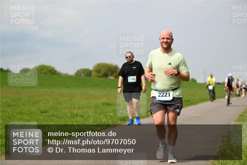 10.05.2026 - 8. Wedeler Halbmarathon Dr. Thomas Lammeyer http://msf.ph/oto/9707050 10.05.2026 11:58:43 Laufen 2154, 2221 meine-sportfotos.de