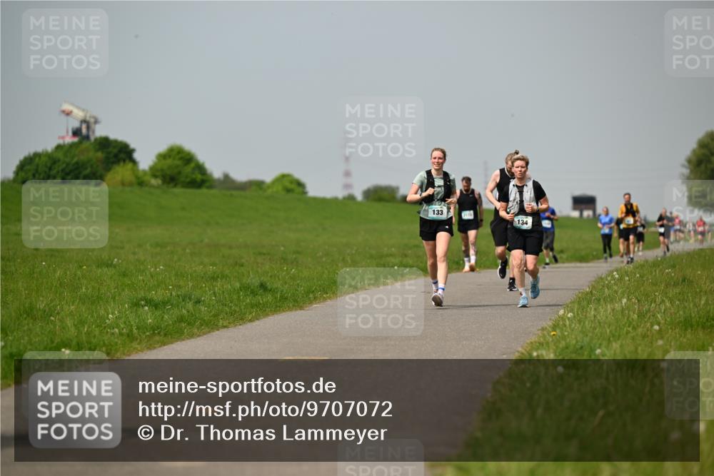 10.05.2026 - 8. Wedeler Halbmarathon Dr. Thomas Lammeyer http://msf.ph/oto/9707072 10.05.2026 11:58:52 Laufen 133, 134 meine-sportfotos.de