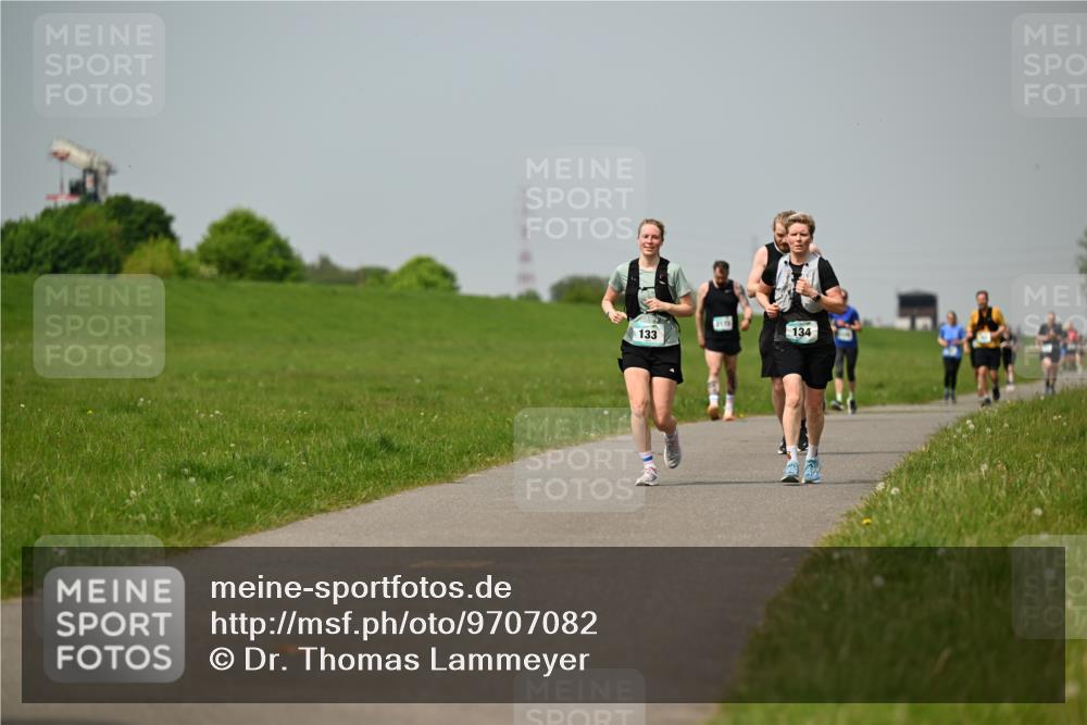 10.05.2026 - 8. Wedeler Halbmarathon Dr. Thomas Lammeyer http://msf.ph/oto/9707082 10.05.2026 11:58:53 Laufen 133, 134 meine-sportfotos.de