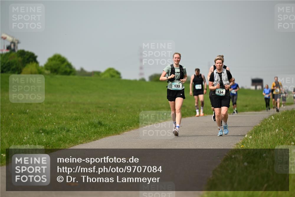 10.05.2026 - 8. Wedeler Halbmarathon Dr. Thomas Lammeyer http://msf.ph/oto/9707084 10.05.2026 11:58:53 Laufen 133, 134 meine-sportfotos.de