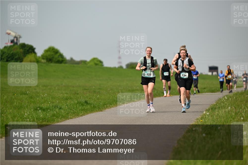 10.05.2026 - 8. Wedeler Halbmarathon Dr. Thomas Lammeyer http://msf.ph/oto/9707086 10.05.2026 11:58:53 Laufen  meine-sportfotos.de