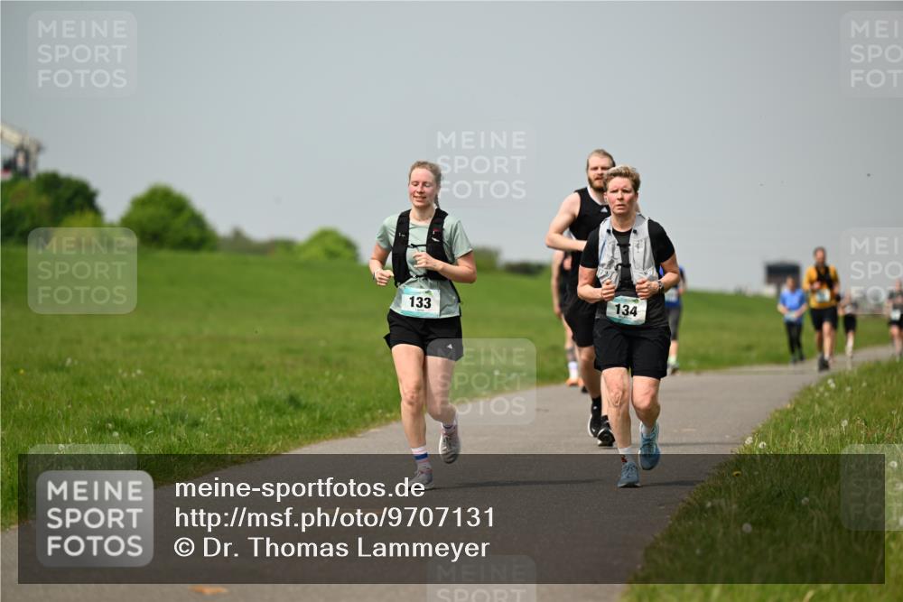 10.05.2026 - 8. Wedeler Halbmarathon Dr. Thomas Lammeyer http://msf.ph/oto/9707131 10.05.2026 11:58:56 Laufen 134, 133 meine-sportfotos.de