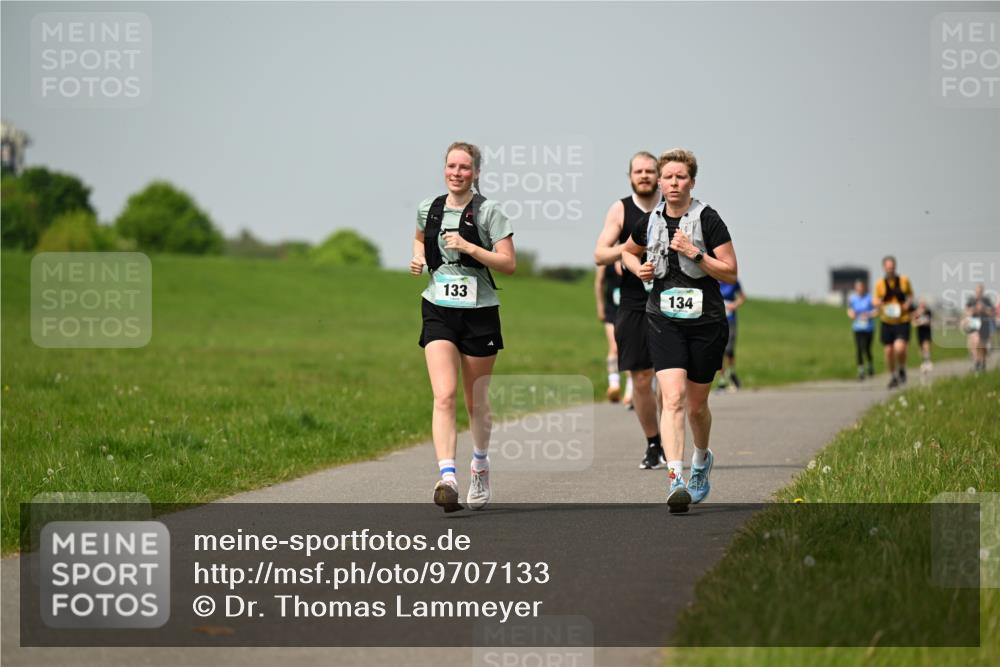 10.05.2026 - 8. Wedeler Halbmarathon Dr. Thomas Lammeyer http://msf.ph/oto/9707133 10.05.2026 11:58:56 Laufen 133, 134 meine-sportfotos.de