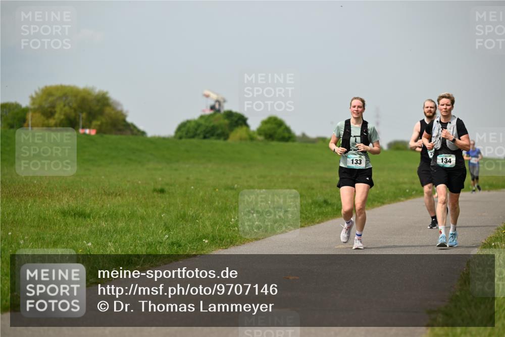 10.05.2026 - 8. Wedeler Halbmarathon Dr. Thomas Lammeyer http://msf.ph/oto/9707146 10.05.2026 11:58:57 Laufen 133, 134 meine-sportfotos.de