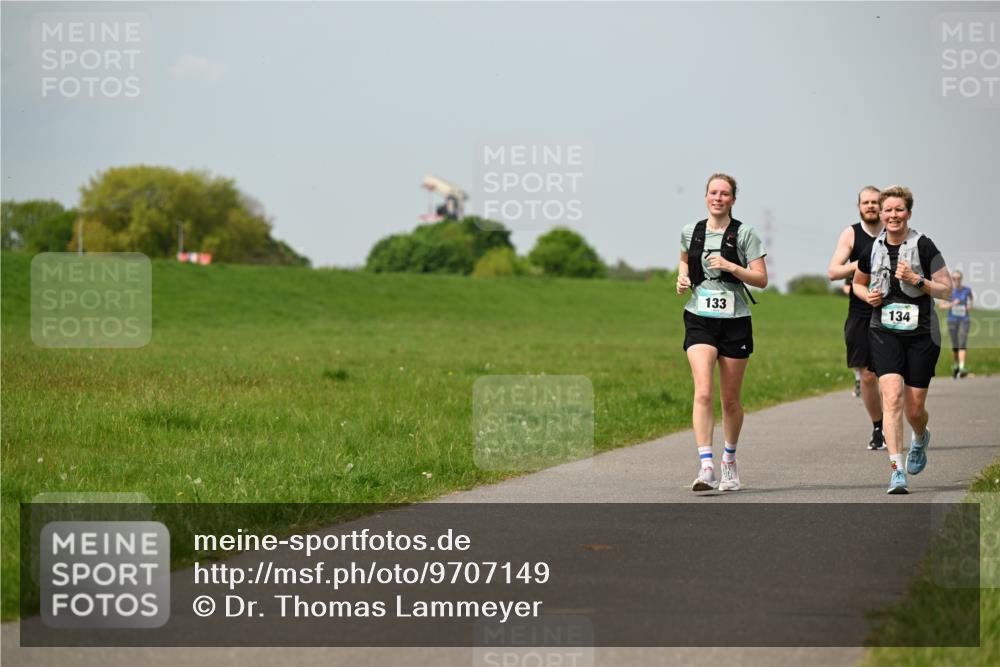 10.05.2026 - 8. Wedeler Halbmarathon Dr. Thomas Lammeyer http://msf.ph/oto/9707149 10.05.2026 11:58:57 Laufen 133, 134 meine-sportfotos.de