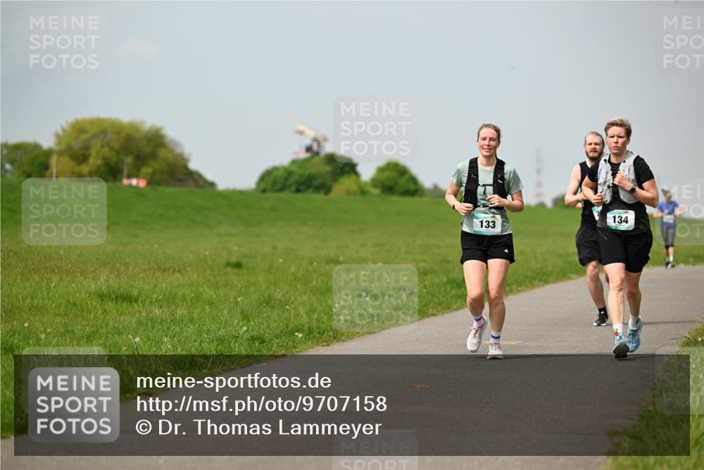 10.05.2026 - 8. Wedeler Halbmarathon Dr. Thomas Lammeyer http://msf.ph/oto/9707158 10.05.2026 11:58:58 Laufen 133, 134 meine-sportfotos.de