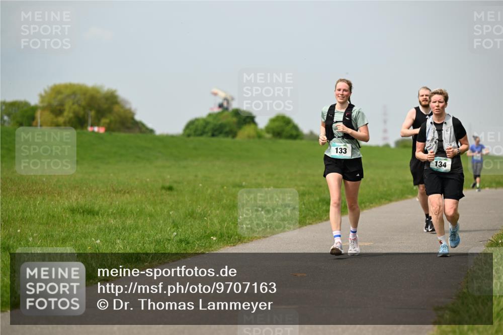 10.05.2026 - 8. Wedeler Halbmarathon Dr. Thomas Lammeyer http://msf.ph/oto/9707163 10.05.2026 11:58:58 Laufen 133, 134 meine-sportfotos.de
