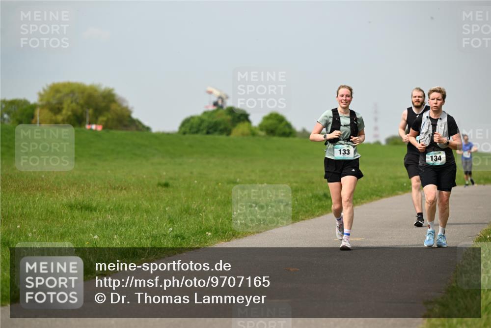 10.05.2026 - 8. Wedeler Halbmarathon Dr. Thomas Lammeyer http://msf.ph/oto/9707165 10.05.2026 11:58:58 Laufen 133, 134 meine-sportfotos.de