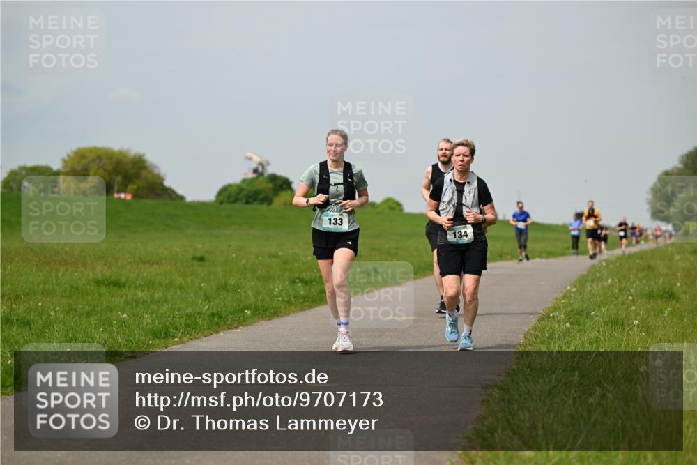 10.05.2026 - 8. Wedeler Halbmarathon Dr. Thomas Lammeyer http://msf.ph/oto/9707173 10.05.2026 11:58:59 Laufen 133, 134 meine-sportfotos.de
