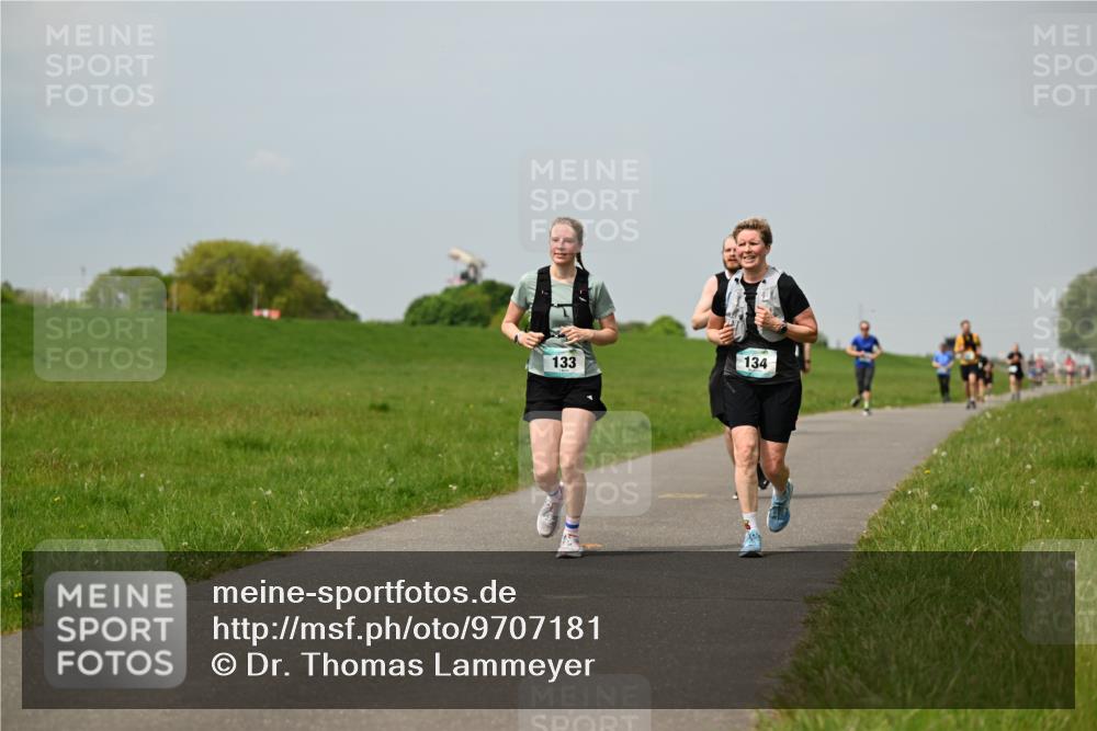 10.05.2026 - 8. Wedeler Halbmarathon Dr. Thomas Lammeyer http://msf.ph/oto/9707181 10.05.2026 11:58:59 Laufen 133, 134 meine-sportfotos.de