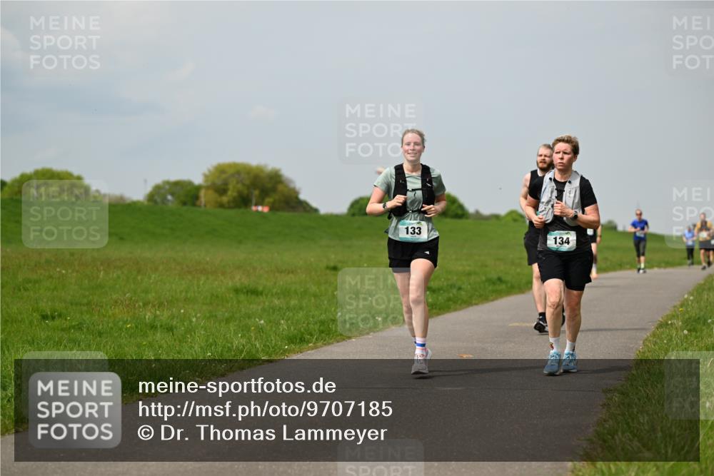 10.05.2026 - 8. Wedeler Halbmarathon Dr. Thomas Lammeyer http://msf.ph/oto/9707185 10.05.2026 11:59:00 Laufen 133, 134 meine-sportfotos.de