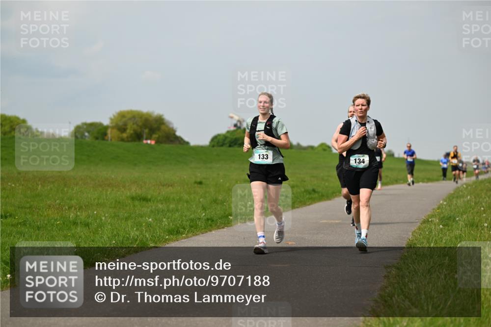 10.05.2026 - 8. Wedeler Halbmarathon Dr. Thomas Lammeyer http://msf.ph/oto/9707188 10.05.2026 11:59:00 Laufen 133, 134 meine-sportfotos.de