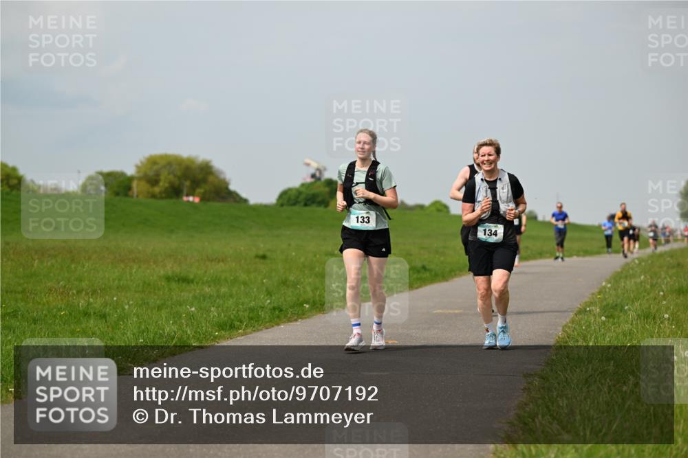 10.05.2026 - 8. Wedeler Halbmarathon Dr. Thomas Lammeyer http://msf.ph/oto/9707192 10.05.2026 11:59:00 Laufen 133, 134 meine-sportfotos.de