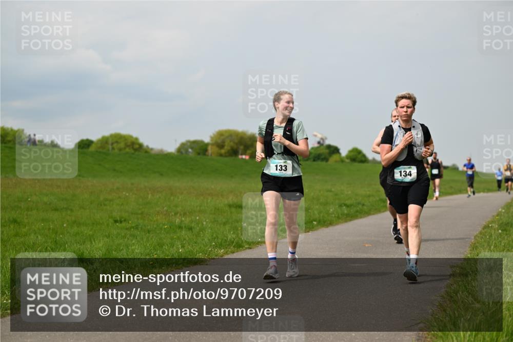 10.05.2026 - 8. Wedeler Halbmarathon Dr. Thomas Lammeyer http://msf.ph/oto/9707209 10.05.2026 11:59:01 Laufen 133, 134 meine-sportfotos.de