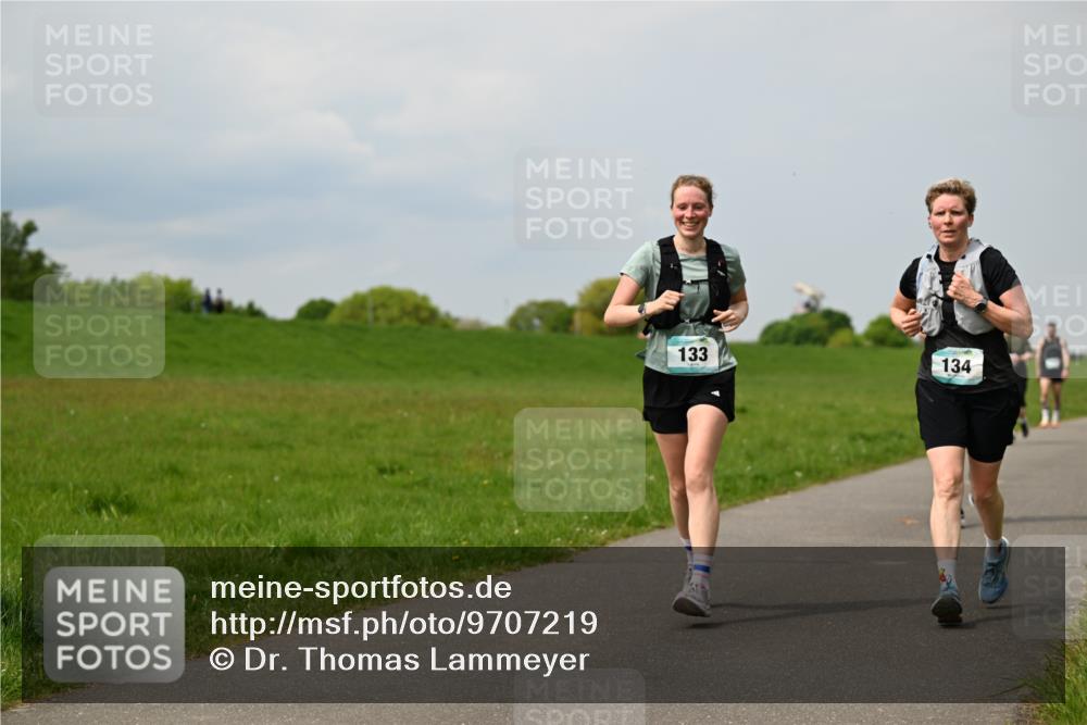 10.05.2026 - 8. Wedeler Halbmarathon Dr. Thomas Lammeyer http://msf.ph/oto/9707219 10.05.2026 11:59:02 Laufen 133, 134 meine-sportfotos.de