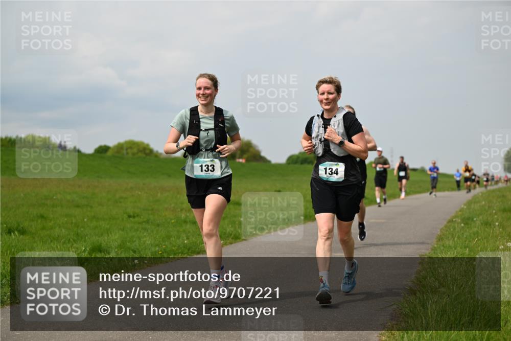 10.05.2026 - 8. Wedeler Halbmarathon Dr. Thomas Lammeyer http://msf.ph/oto/9707221 10.05.2026 11:59:02 Laufen 133, 134 meine-sportfotos.de