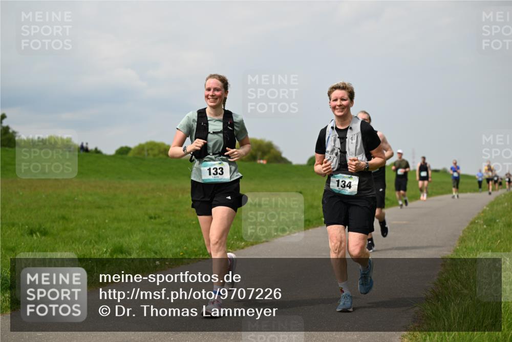 10.05.2026 - 8. Wedeler Halbmarathon Dr. Thomas Lammeyer http://msf.ph/oto/9707226 10.05.2026 11:59:02 Laufen 133, 134 meine-sportfotos.de