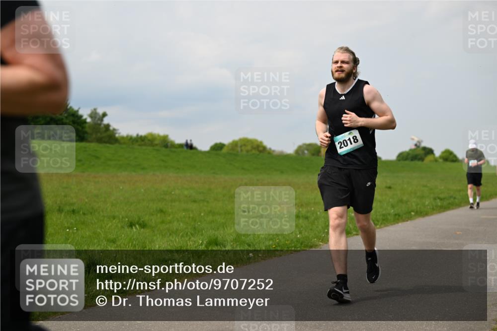 10.05.2026 - 8. Wedeler Halbmarathon Dr. Thomas Lammeyer http://msf.ph/oto/9707252 10.05.2026 11:59:05 Laufen 2018 meine-sportfotos.de
