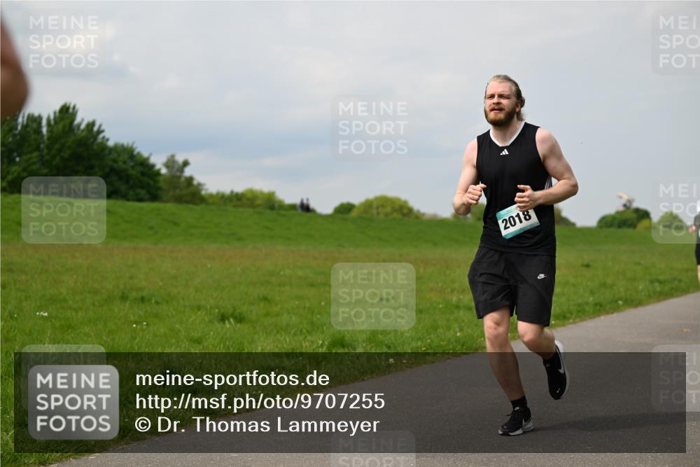 10.05.2026 - 8. Wedeler Halbmarathon Dr. Thomas Lammeyer http://msf.ph/oto/9707255 10.05.2026 11:59:05 Laufen 2018 meine-sportfotos.de
