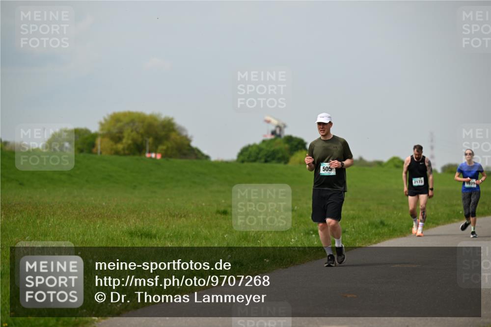 10.05.2026 - 8. Wedeler Halbmarathon Dr. Thomas Lammeyer http://msf.ph/oto/9707268 10.05.2026 11:59:06 Laufen 505, 2173, 039 meine-sportfotos.de
