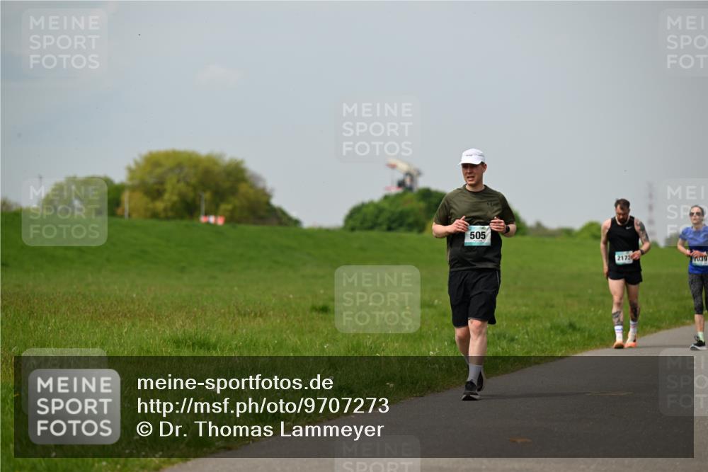 10.05.2026 - 8. Wedeler Halbmarathon Dr. Thomas Lammeyer http://msf.ph/oto/9707273 10.05.2026 11:59:07 Laufen 505, 2172 meine-sportfotos.de