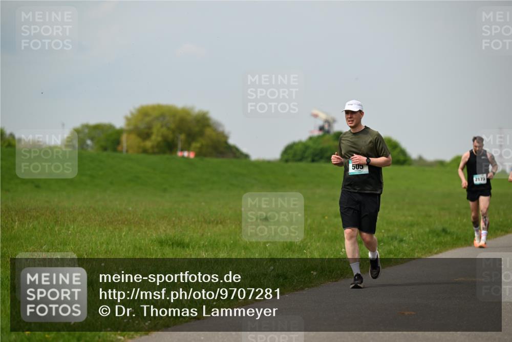 10.05.2026 - 8. Wedeler Halbmarathon Dr. Thomas Lammeyer http://msf.ph/oto/9707281 10.05.2026 11:59:07 Laufen 505, 2173 meine-sportfotos.de