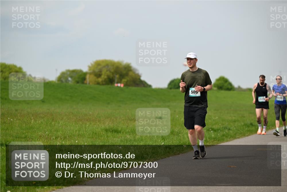 10.05.2026 - 8. Wedeler Halbmarathon Dr. Thomas Lammeyer http://msf.ph/oto/9707300 10.05.2026 11:59:08 Laufen 505, 2173, 1039 meine-sportfotos.de