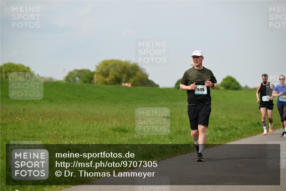 10.05.2026 - 8. Wedeler Halbmarathon Dr. Thomas Lammeyer http://msf.ph/oto/9707305 10.05.2026 11:59:08 Laufen 505, 2173, 1039 meine-sportfotos.de
