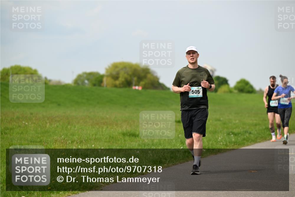 10.05.2026 - 8. Wedeler Halbmarathon Dr. Thomas Lammeyer http://msf.ph/oto/9707318 10.05.2026 11:59:09 Laufen 505, 2173, 1030 meine-sportfotos.de