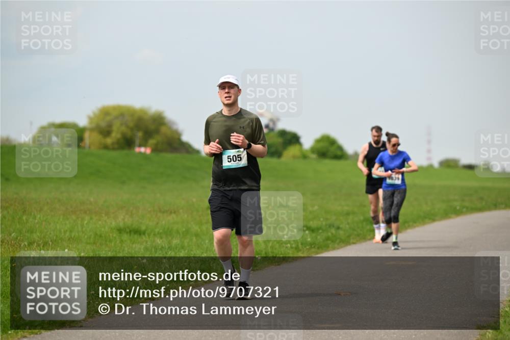 10.05.2026 - 8. Wedeler Halbmarathon Dr. Thomas Lammeyer http://msf.ph/oto/9707321 10.05.2026 11:59:09 Laufen 505 meine-sportfotos.de