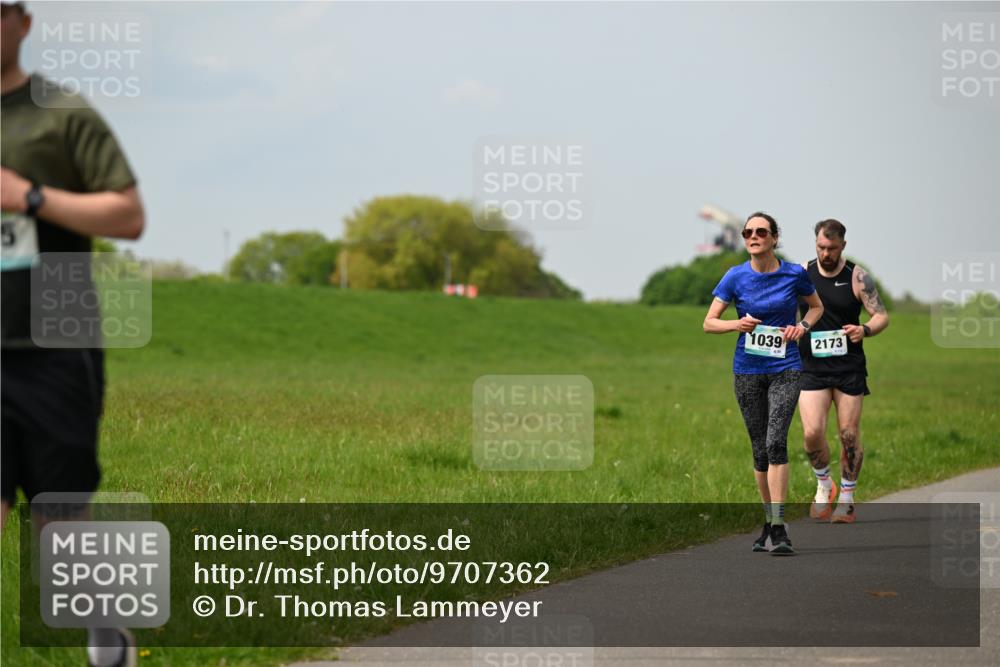 10.05.2026 - 8. Wedeler Halbmarathon Dr. Thomas Lammeyer http://msf.ph/oto/9707362 10.05.2026 11:59:12 Laufen 1039, 2173 meine-sportfotos.de