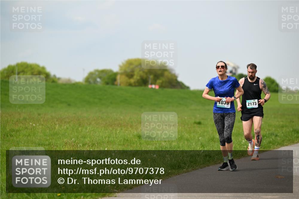 10.05.2026 - 8. Wedeler Halbmarathon Dr. Thomas Lammeyer http://msf.ph/oto/9707378 10.05.2026 11:59:13 Laufen 1035, 2173 meine-sportfotos.de