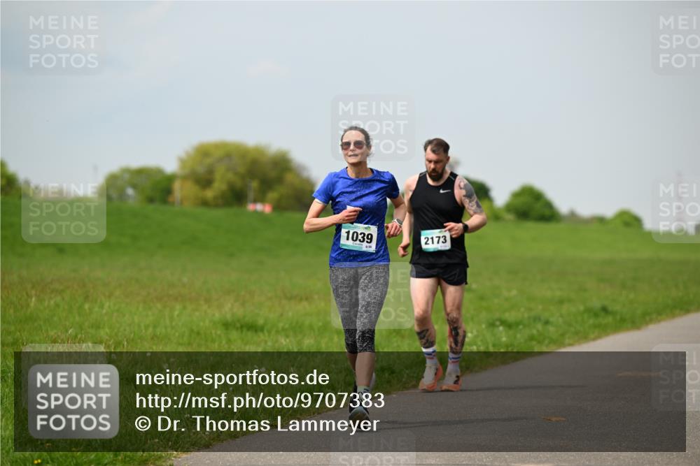 10.05.2026 - 8. Wedeler Halbmarathon Dr. Thomas Lammeyer http://msf.ph/oto/9707383 10.05.2026 11:59:13 Laufen 1039, 2173 meine-sportfotos.de
