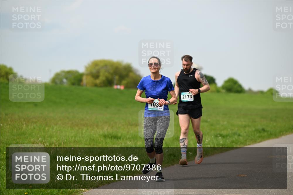 10.05.2026 - 8. Wedeler Halbmarathon Dr. Thomas Lammeyer http://msf.ph/oto/9707386 10.05.2026 11:59:14 Laufen 035, 2173 meine-sportfotos.de