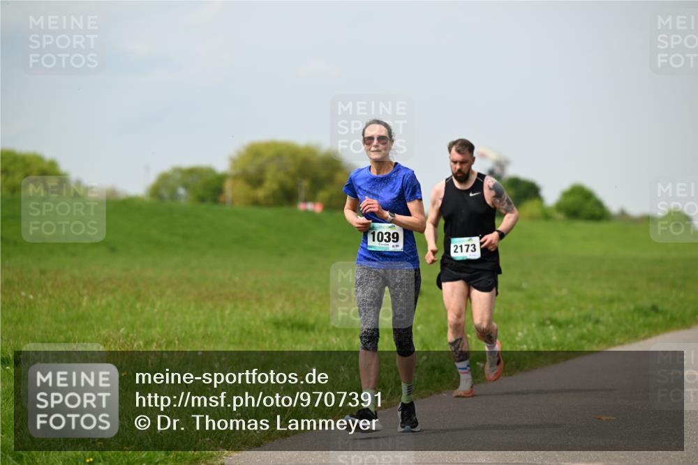 10.05.2026 - 8. Wedeler Halbmarathon Dr. Thomas Lammeyer http://msf.ph/oto/9707391 10.05.2026 11:59:14 Laufen 1039, 2173 meine-sportfotos.de