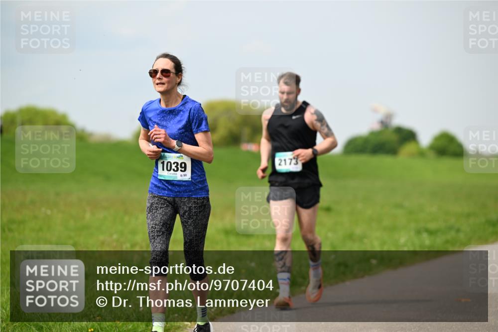 10.05.2026 - 8. Wedeler Halbmarathon Dr. Thomas Lammeyer http://msf.ph/oto/9707404 10.05.2026 11:59:15 Laufen 1039, 2173 meine-sportfotos.de
